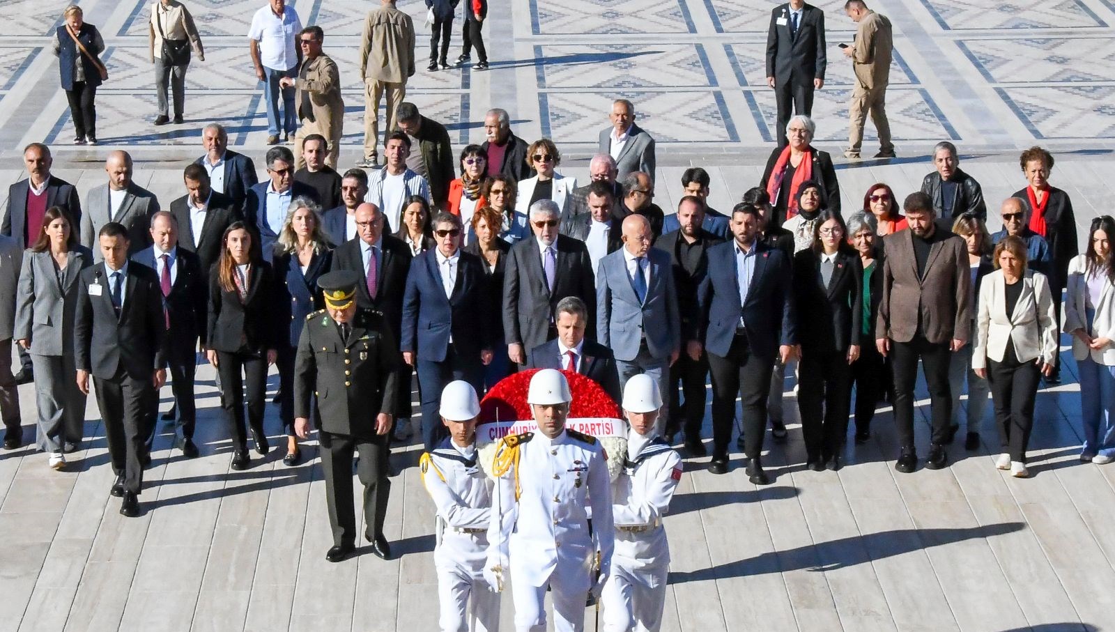 chp heyetinden anitkabire ziyaret bvy3gHW5