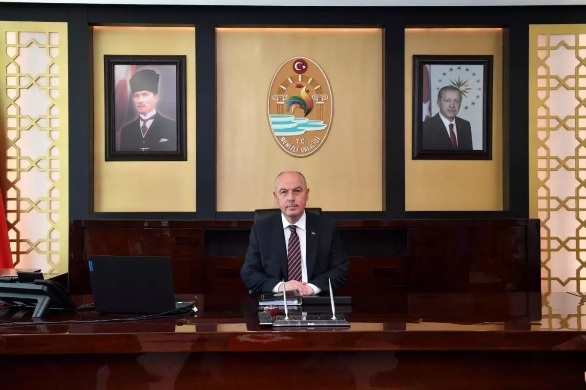 vali coskun gazilerimiz vatan sevgileriyle gelecek nesillere ornek olmustur 5OuYNQek