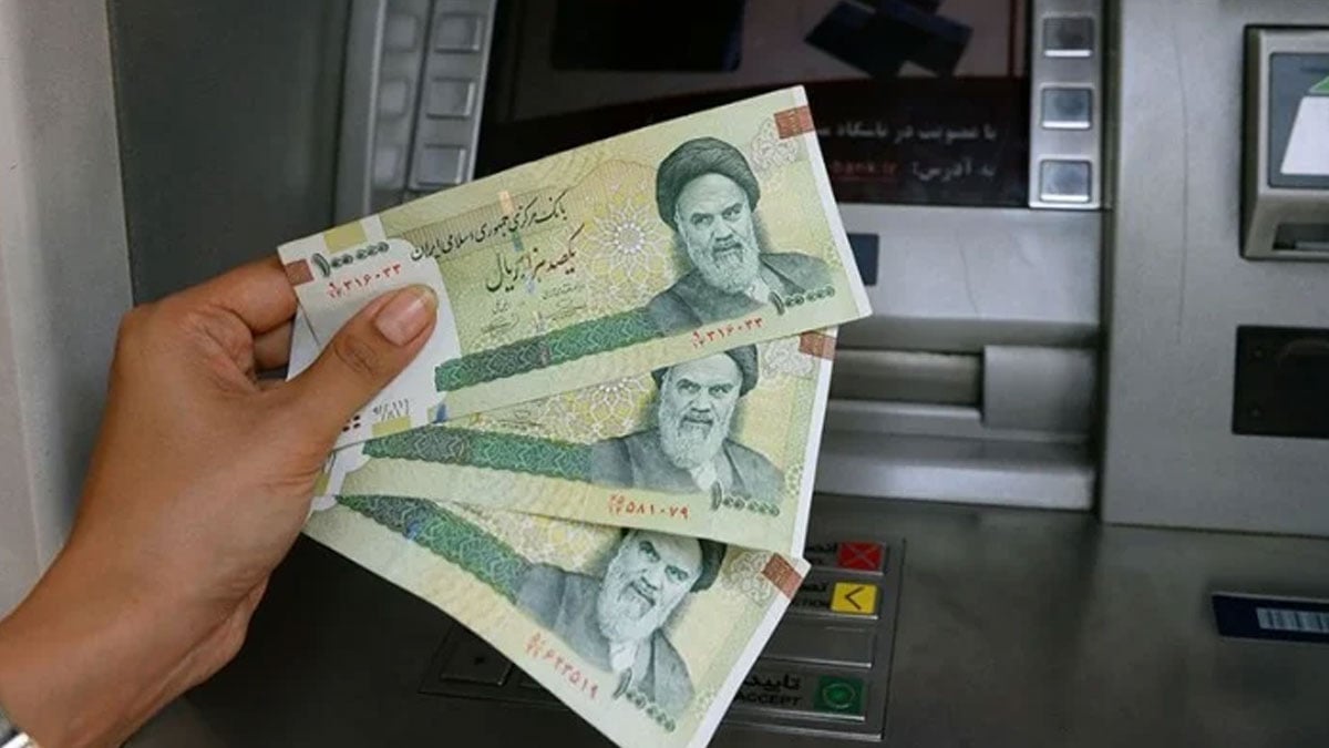İran paradan dört sıfırı attı