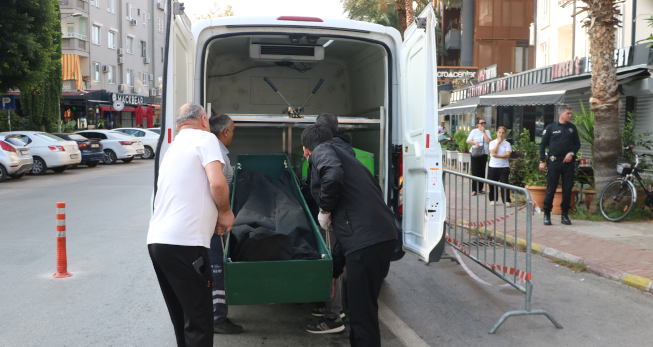Alanya’da yabancı turist otel odasında ölü bulundu