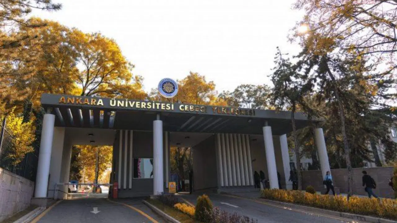 Ankara Üniversiteli öğrenciler, sıra arkadaşlarına yapılan saldırıları protesto etti: Eğitim ve yaşam hakkımızı gasp eden herkese karşı mücadele edeceğiz