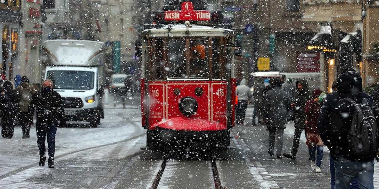 İstanbul’a lapa lapa kar yağacak tarihi açıkladı