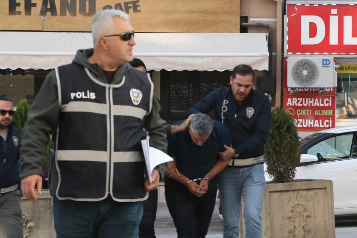 Konya’da sahte banka ve kredi kartı satmaktan 72 yıl 56 ay ceza alan firari hükümlü yakalandı