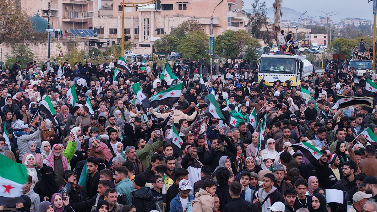 Suriye’de Esad rejiminin devrilmesinin birinci yılı kutlanıyor