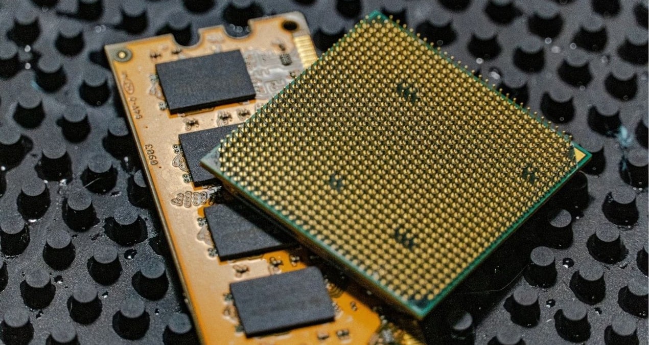 Nvidia H200 için peşin ödeme şartı: Çin borsasında çip hisseleri yükseldi