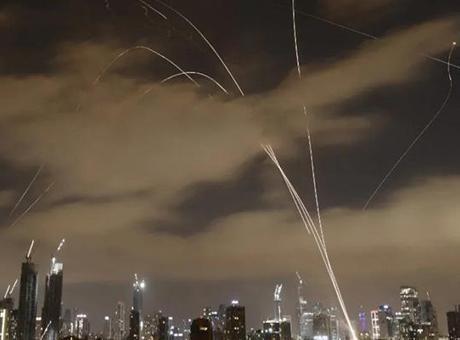 <div>WP yazdı: İsrail ve İran’dan şok uzlaşı! Rusya üzerinden ‘ilk saldırı yok’ mesajı</div>