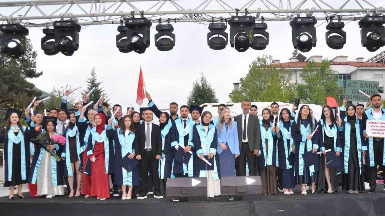 alkude-mezuniyet-heyecani-pZiwKFxM