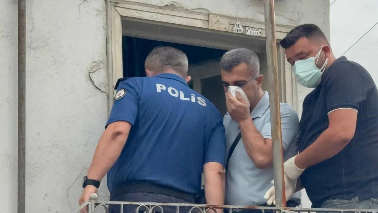 Agir koku aci gercegi ortaya cikardi 73 yasindaki adam evinde olu bulundu VrU7FzaD