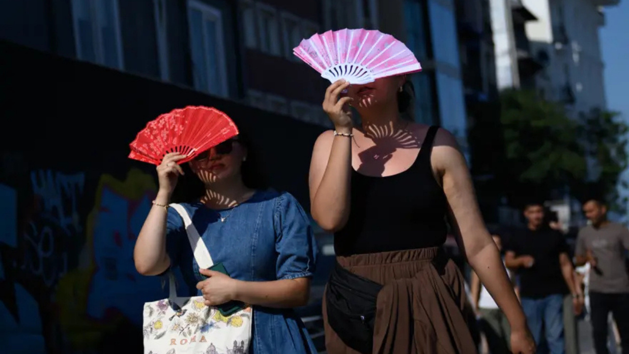 Meteoroloji uyardi istanbul ankara ve izmir dahil 24 il sicaktan kavrulacak JD7kp3yi